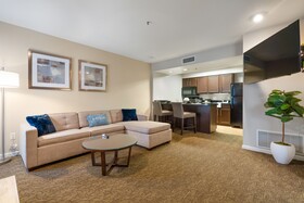 Chase Suite Hotel Brea