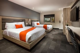 Canoga Hotel