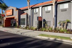 Canoga Hotel