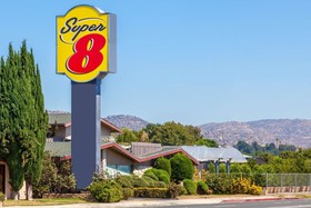 Super 8 by Wyndham Canoga Park