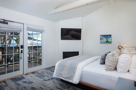 Carmel Beach Hotel