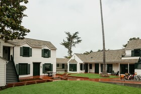 Carmel Beach Hotel