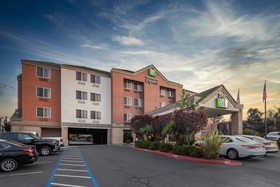 Holiday Inn Express Castro Valley - East Bay