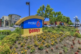 Motel 6 Claremont