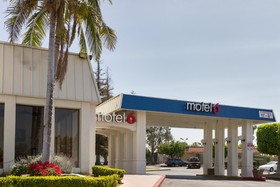 Motel 6 Claremont