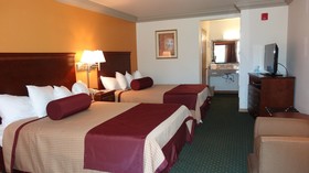 Cloverdale Wine Country Inn & Suites