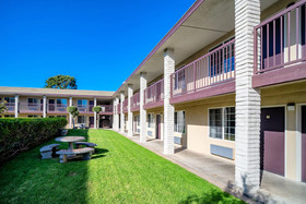 Willow Tree Inn Los Angeles