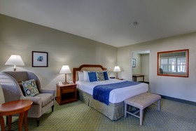 La Avenida Inn