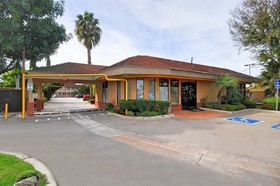 Costa Mesa Inn