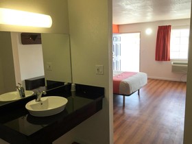 Motel 6 Delano Ca