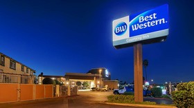 Rancho San Diego Inn & Suites