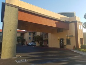 Rancho San Diego Inn & Suites
