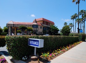 Rancho San Diego Inn & Suites