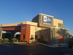 Rancho San Diego Inn & Suites