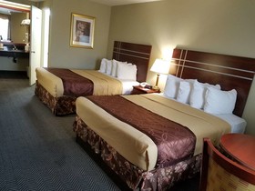 Rancho San Diego Inn & Suites