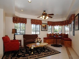 Rancho San Diego Inn & Suites