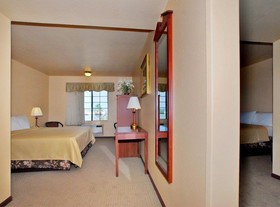 Rancho San Diego Inn & Suites