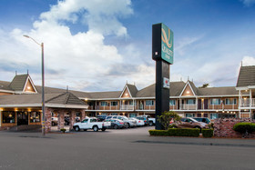 Bayside Inn and Suites