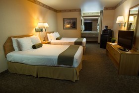 The Redwood Fortuna Riverwalk Hotel