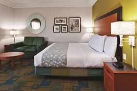 La Quinta Inn & Suites by Wyndham Fremont / Silicon Valley