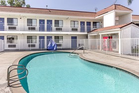 Motel 6 Fresno CA