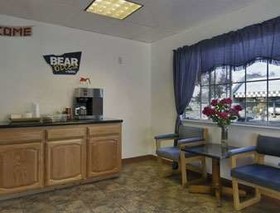 Travelodge by Wyndham Fresno Yosemite Area