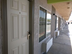 Travelodge by Wyndham Fresno Yosemite Area