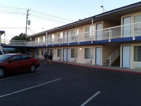 Travelodge by Wyndham Fresno Yosemite Area