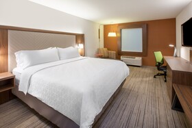 Holiday Inn Express & Suites Hayward an IHG Hotel