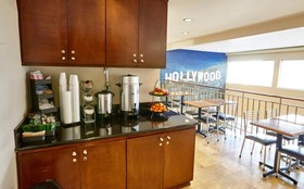 Hollywood Orchid Suites