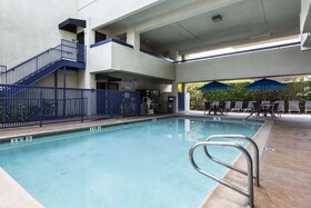 Quality Inn & Suites Los Angeles Airport – LAX