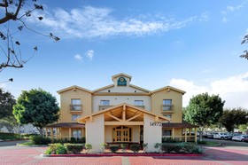 La Quinta Inn & Suites by Wyndham Irvine Spectrum