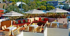 Casa Loma Beach Hotel