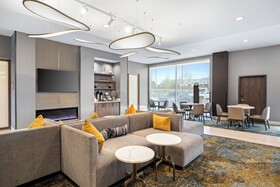 La Quinta Inn & Suites by Wyndham La Habra