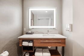 La Quinta Inn & Suites by Wyndham La Habra