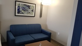 Holiday Inn Express & Suites Lake Forest