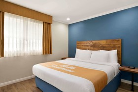 Days Inn & Suites by Wyndham San Diego SDSU