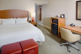 Hampton Inn & Suites Lancaster