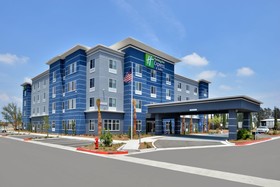 Holiday Inn Express & Suites Loma Linda - San Bernardino S