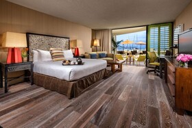 Hotel Maya - a DoubleTree by Hilton