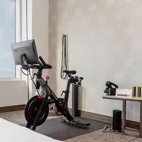 H Hotel Los Angeles Curio Collection by Hilton