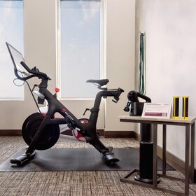 H Hotel Los Angeles Curio Collection by Hilton