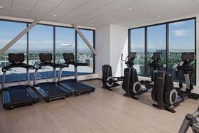 H Hotel Los Angeles Curio Collection by Hilton