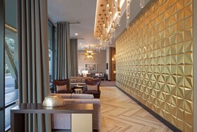 H Hotel Los Angeles Curio Collection by Hilton