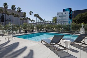 H Hotel Los Angeles Curio Collection by Hilton