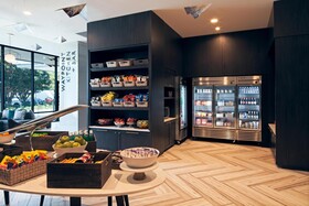 H Hotel Los Angeles Curio Collection by Hilton