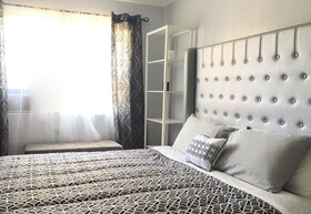 North Mansfield Avenue Apartments