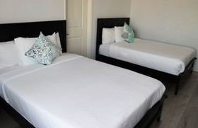 Hometel Suites