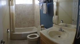 Metropolitan Inn & Suites