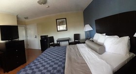Metropolitan Inn & Suites